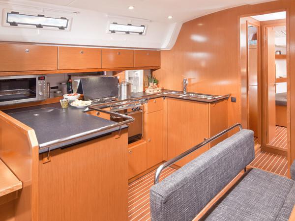 Book yachts online - sailboat - Bavaria Cruiser 50 - Aladar - Solar Panel - rent
