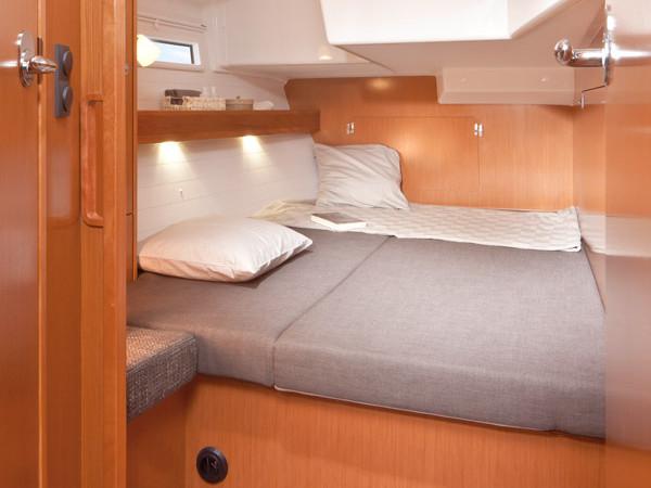 Book yachts online - sailboat - Bavaria Cruiser 50 - Aladar - Solar Panel - rent