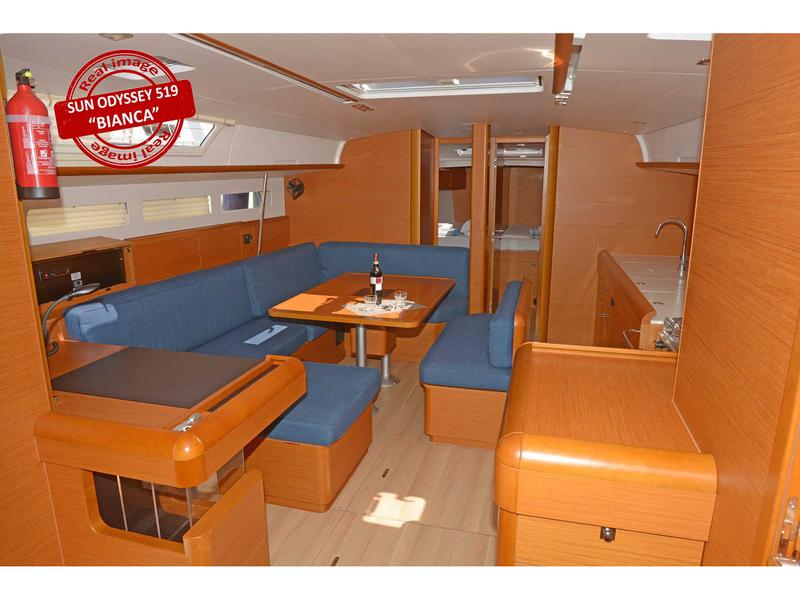 Book yachts online - sailboat - Sun Odyssey 519 - Bianca - Water maker, Solar Panel - rent