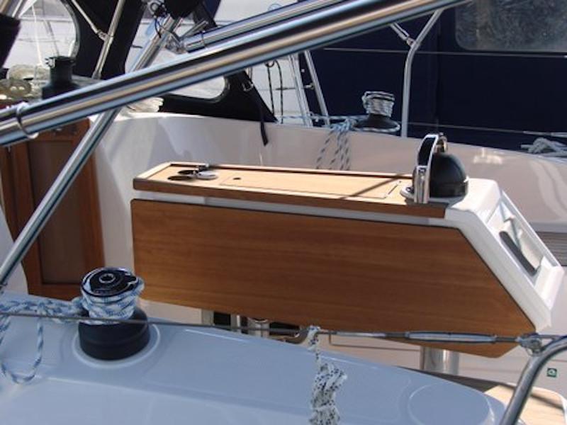 Book yachts online - sailboat - Bavaria 37 Cruiser - Kristina - rent