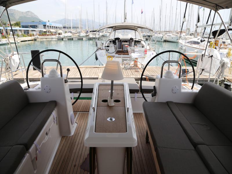 Book yachts online - sailboat - Dufour 460 Grand Large - Sea  Hawk  - rent