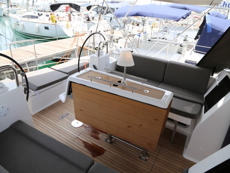 Book yachts online - sailboat - Dufour 460 Grand Large - Sea  Hawk  - rent