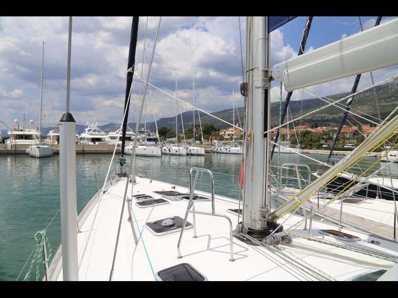 Book yachts online - sailboat - Beneteau Oceanis 523 - Cobra Murra - rent