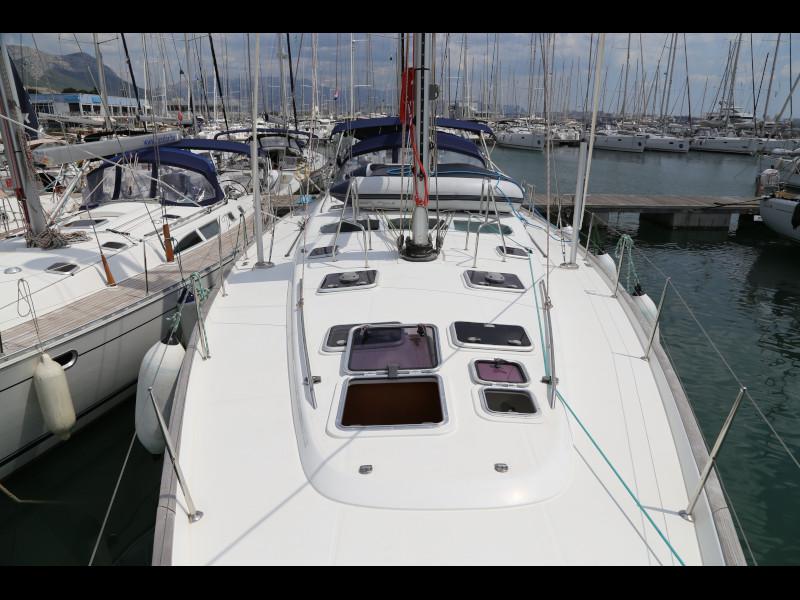 Book yachts online - sailboat - Beneteau Oceanis 523 - Cobra Murra - rent