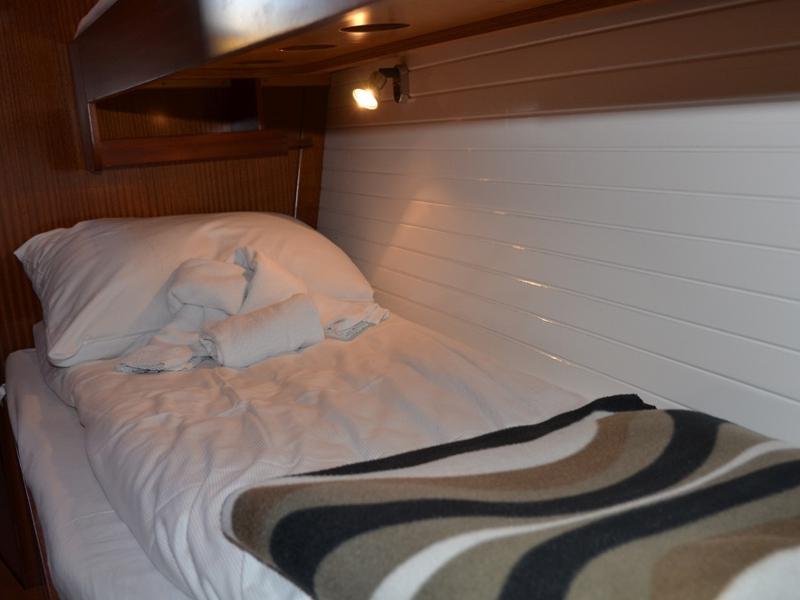 Book yachts online - sailboat - Delphia 47 - Arctic Light - rent