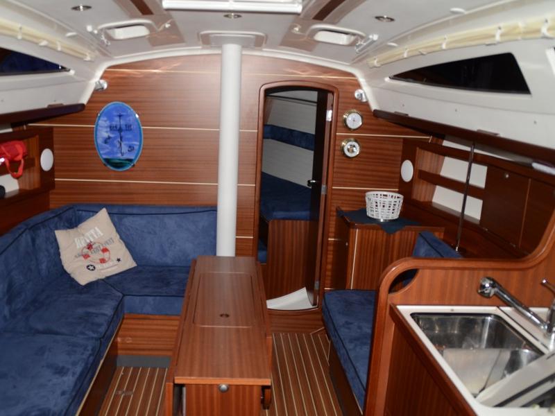 Book yachts online - sailboat - Delphia 37 - Arctic Vision - rent
