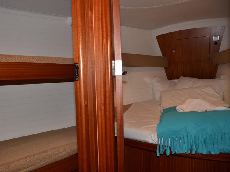 Book yachts online - sailboat - Delphia 40 - Arctic Sky - rent
