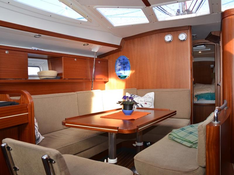 Book yachts online - sailboat - Delphia 40 - Arctic Sky - rent