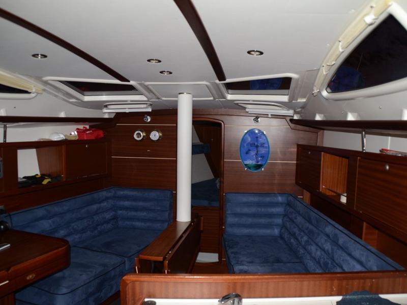 Book yachts online - sailboat - Delphia 33 - Arctic Babe - rent