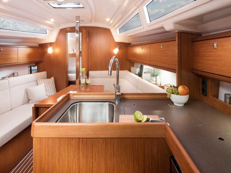 Book yachts online - sailboat - Bavaria Cruiser 34 Style - Lena - rent