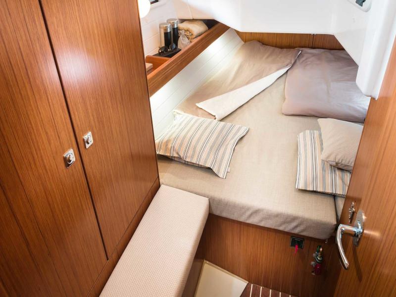 Book yachts online - sailboat - Bavaria Cruiser 34 Style - Lena - rent