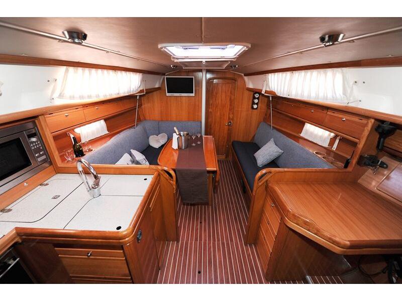 Book yachts online - sailboat - Bavaria 34 Cruiser - Nina Nina - new sails 2022. - rent
