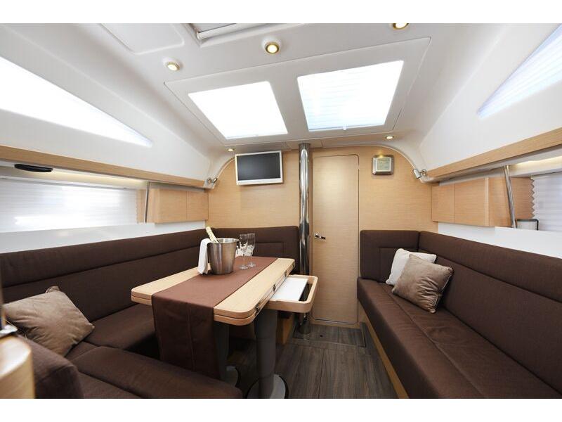 Book yachts online - sailboat - Elan 40 Impression - Vili - new sails 2021. - rent