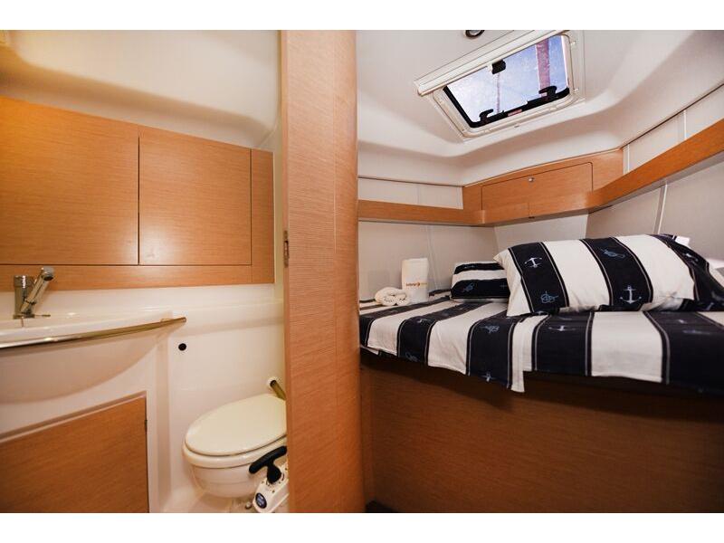 Book yachts online - sailboat - Elan 40 Impression - Vili - new sails 2021. - rent