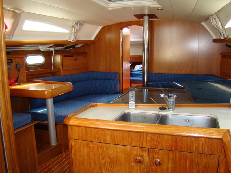 Book yachts online - sailboat - Sun Odyssey 37 - ALTIUS ( Sails 2017: - rent