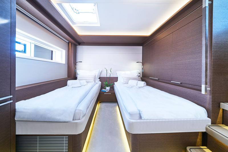 Book yachts online - catamaran - Lagoon Seventy 7 - ADRIATIC DRAGON - rent