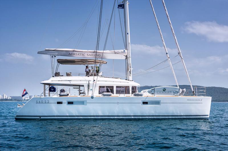 Book yachts online - catamaran - Lagoon 560 S2 - PRINCESS SELINE - rent