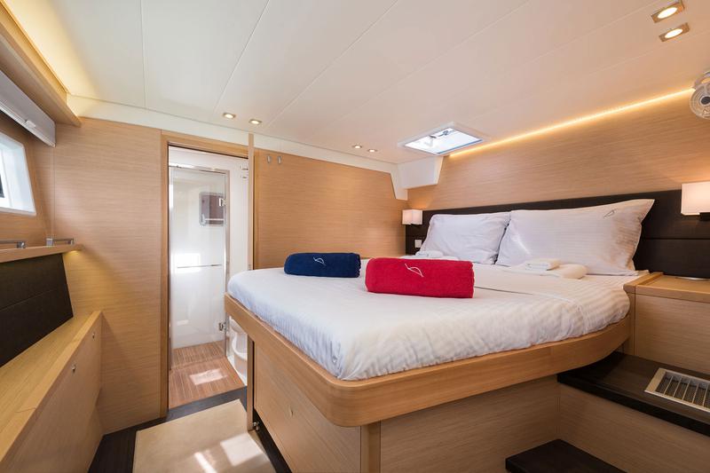 Book yachts online - catamaran - Lagoon 560 S2 - PRINCESS SELINE - rent