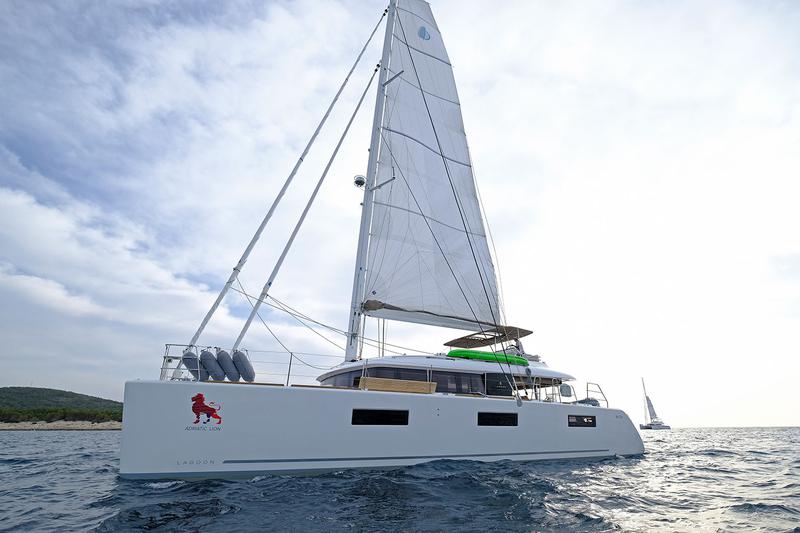 Book yachts online - catamaran - Lagoon 620 - ADRIATIC LION - rent