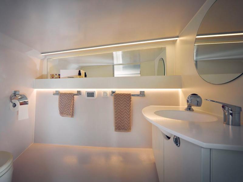 Book yachts online - motorboat - Frauscher 1017 GT - ADRIATIC FALCON - rent