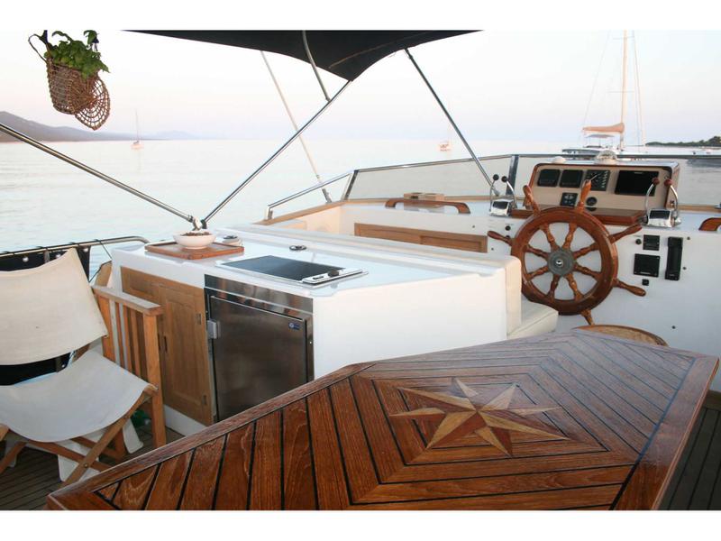 Book yachts online - motorboat - Hampton 42 - SEA LION - rent