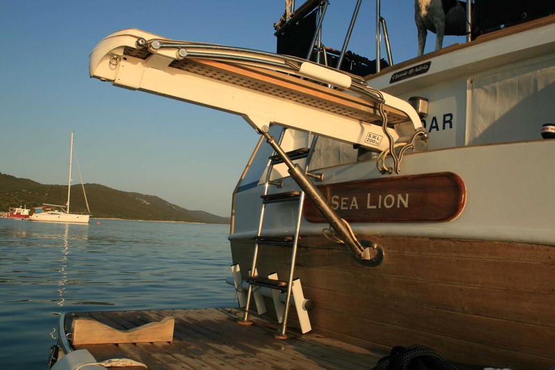 Book yachts online - motorboat - Hampton 42 - SEA LION - rent