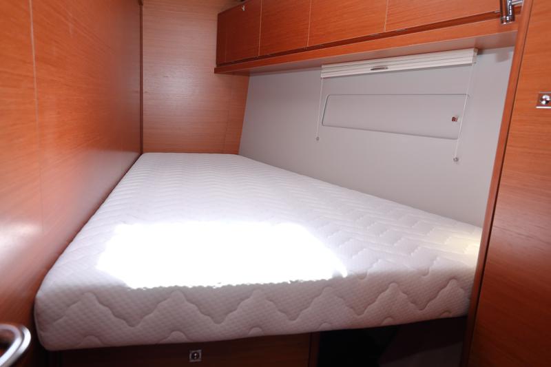 Book yachts online - sailboat - Dufour 520 GL - Su Giudeu - rent