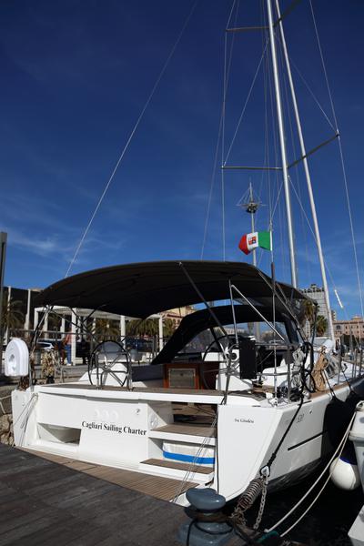 Book yachts online - sailboat - Dufour 520 GL - Su Giudeu - rent