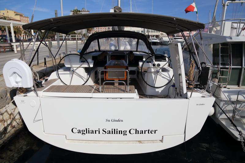 Book yachts online - sailboat - Dufour 520 GL - Su Giudeu - rent