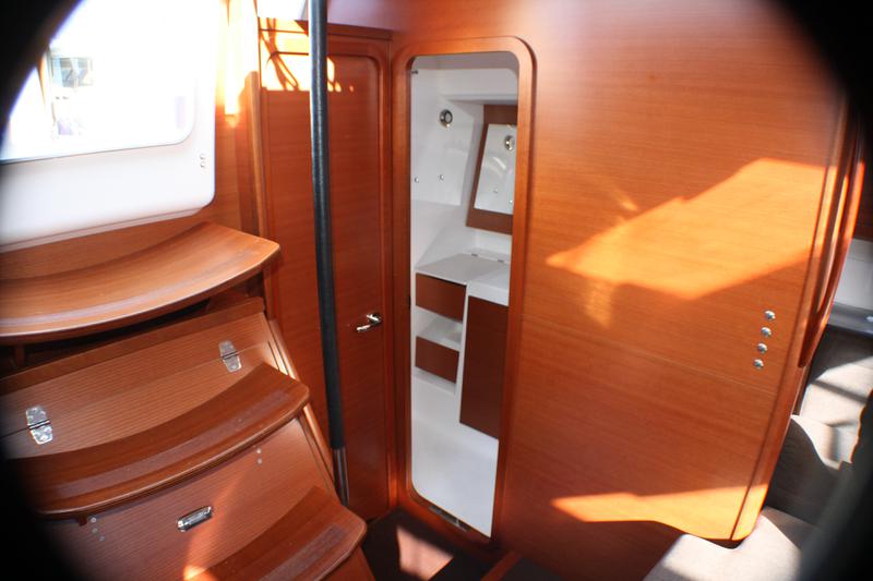 Book yachts online - sailboat - Dufour 512 Grand Large - Kal'e Moru - rent
