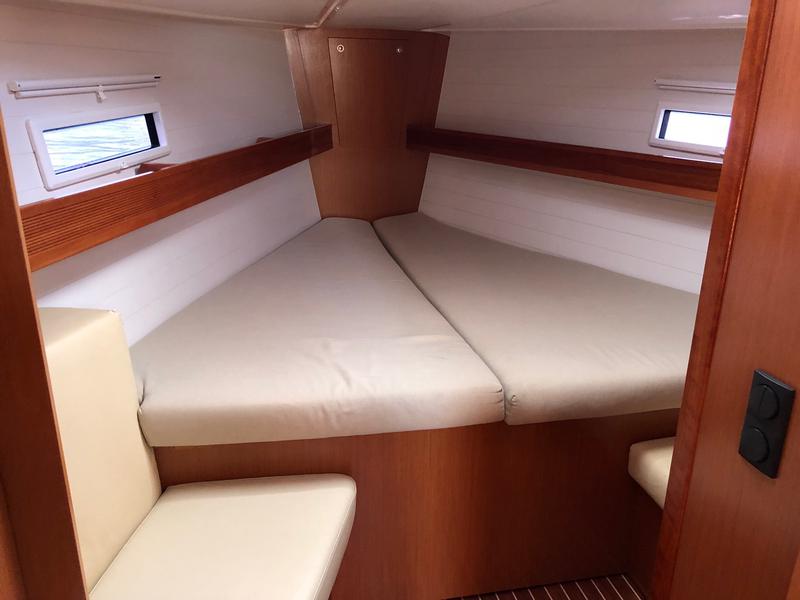 Book yachts online - sailboat - Bavaria  Cruiser 40 - Capitana II - rent