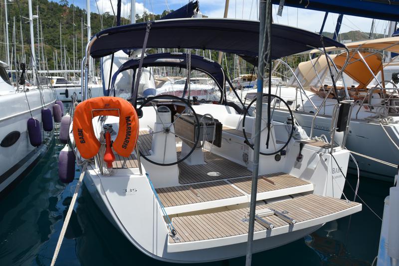 Book yachts online - sailboat - Dufour 335 GL - Babe - rent
