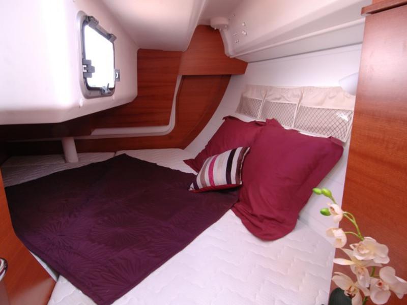 Book yachts online - sailboat - Dufour 335 GL - Babe - rent