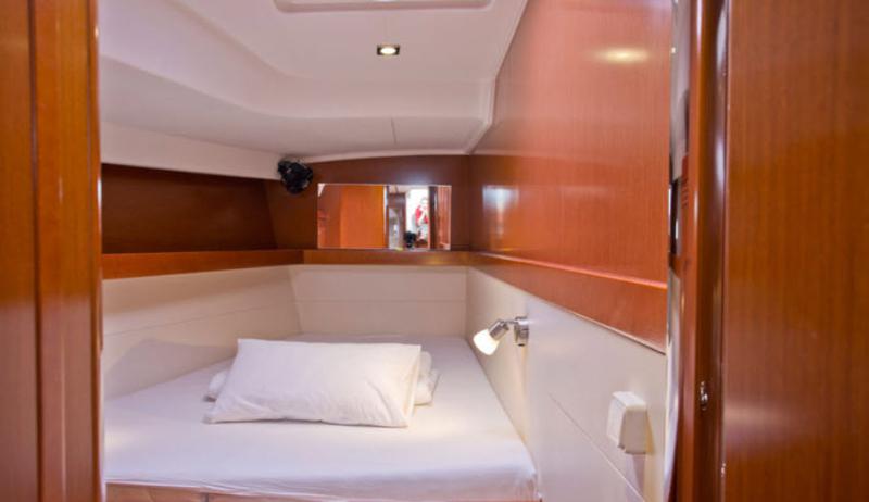 Book yachts online - sailboat - Beneteau 50 Oceanis - Aida - rent