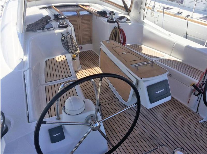 Book yachts online - sailboat - Beneteau 50 Oceanis - Aida - rent