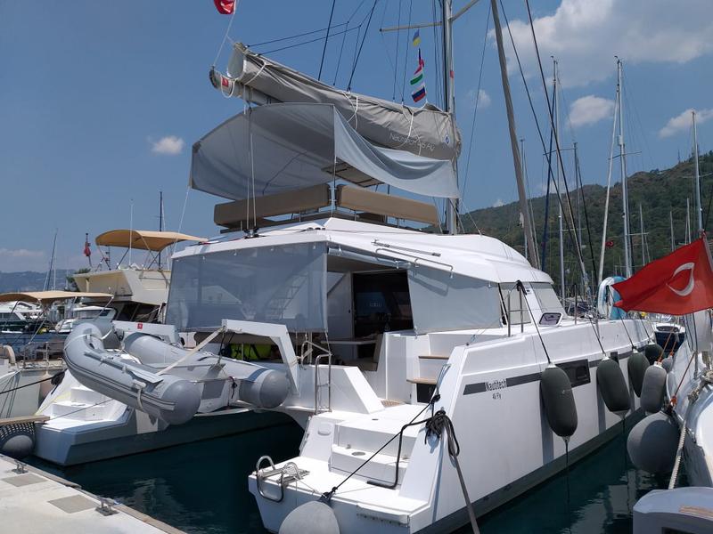 Book yachts online - catamaran - Nautitech 46 Fly - Daria II - rent
