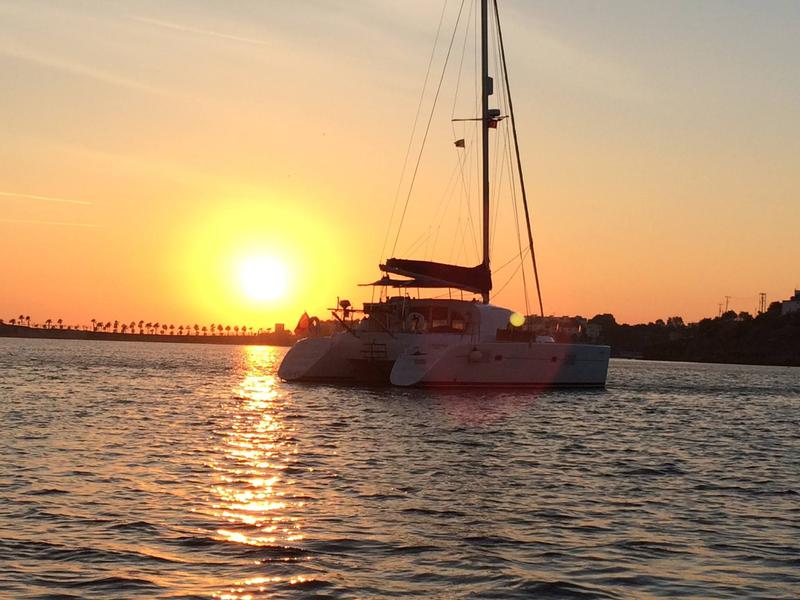 Book yachts online - catamaran - Lagoon 380 S2 - Gallifrey - rent