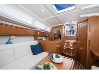 Book yachts online - sailboat - Bavaria 33 Cruiser - Moja Niska - rent