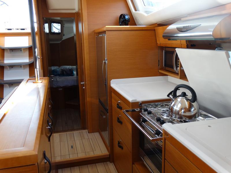 Book yachts online - sailboat - Jeanneau 54 - KOS 54.1 - rent