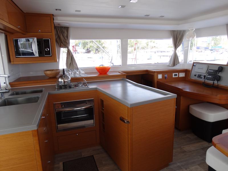 Book yachts online - catamaran - Lagoon 450F - KOS 450.3 - rent