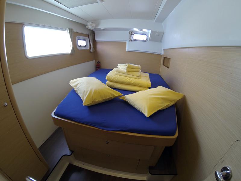 Book yachts online - catamaran - Lagoon 400 - Duplo (Mainsail 2018, Solar panel) - rent