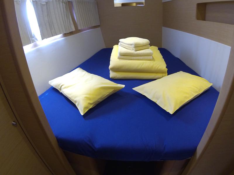 Book yachts online - catamaran - Lagoon 400 - Duplo (Mainsail 2018, Solar panel) - rent