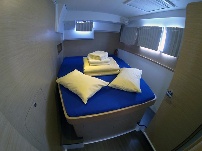 Book yachts online - catamaran - Lagoon 400 - Duplo (Mainsail 2018, Solar panel) - rent