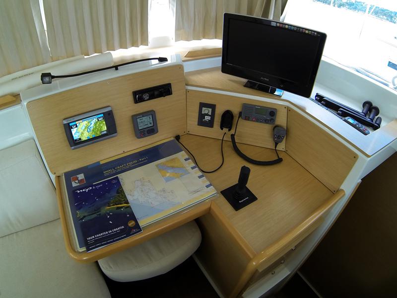 Book yachts online - catamaran - Lagoon 400 - Duplo (Mainsail 2018, Solar panel) - rent