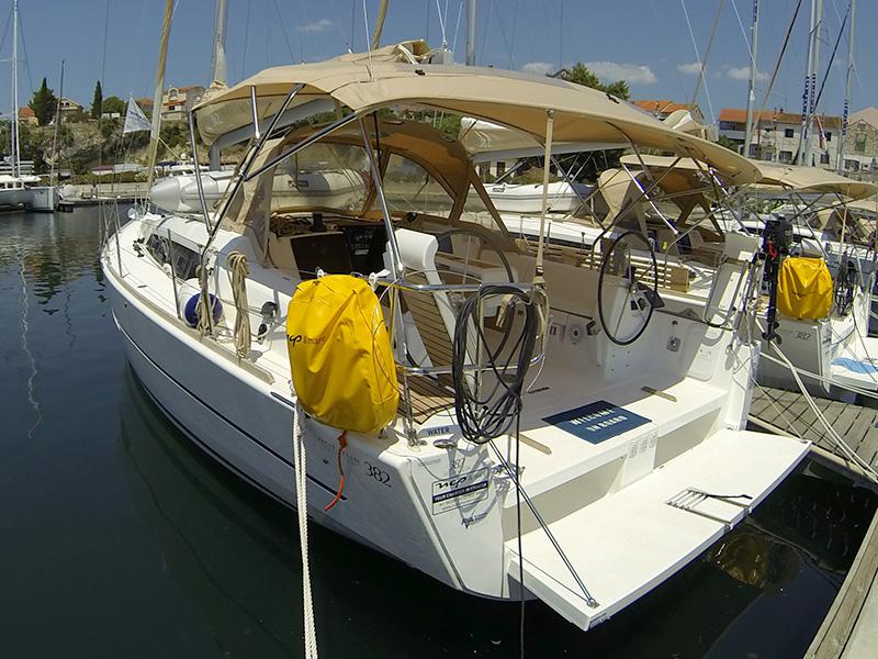 Book yachts online - sailboat - Dufour 382 GL - Tanja - BT - rent