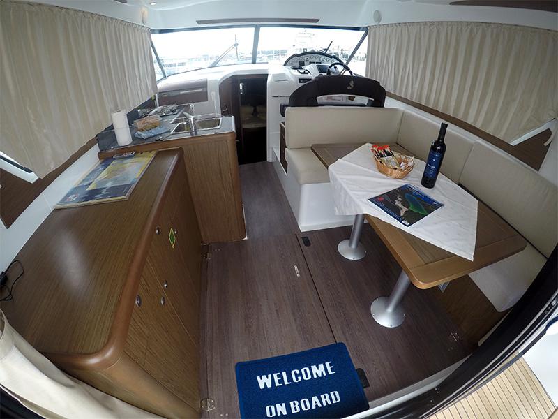 Book yachts online - motorboat - Beneteau Antares 36 - Sveti Nikola (AC, Generator, Bowthruster, Sterntruster) - rent