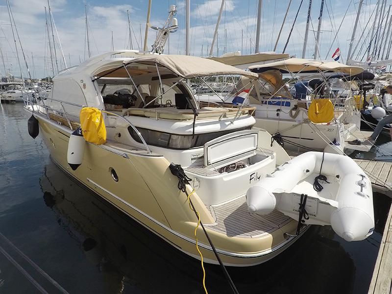 Book yachts online - motorboat - Marex 370 ACC - Fily (AC, Generator, Bowthruster, Sterntruster) - rent