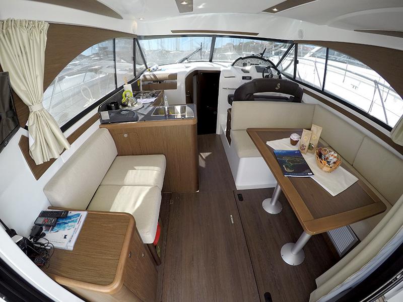 Book yachts online - motorboat - Beneteau Antares 36 - Mandalina II (AC, Generator, Bowthruster, Sterntruster) - rent
