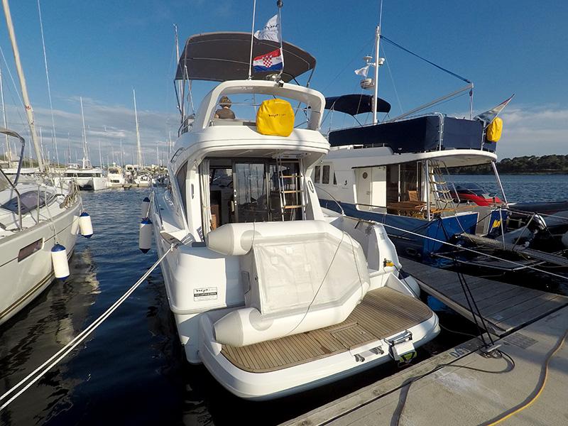 Book yachts online - motorboat - Beneteau Antares 36 - Mandalina II (AC, Generator, Bowthruster, Sterntruster) - rent
