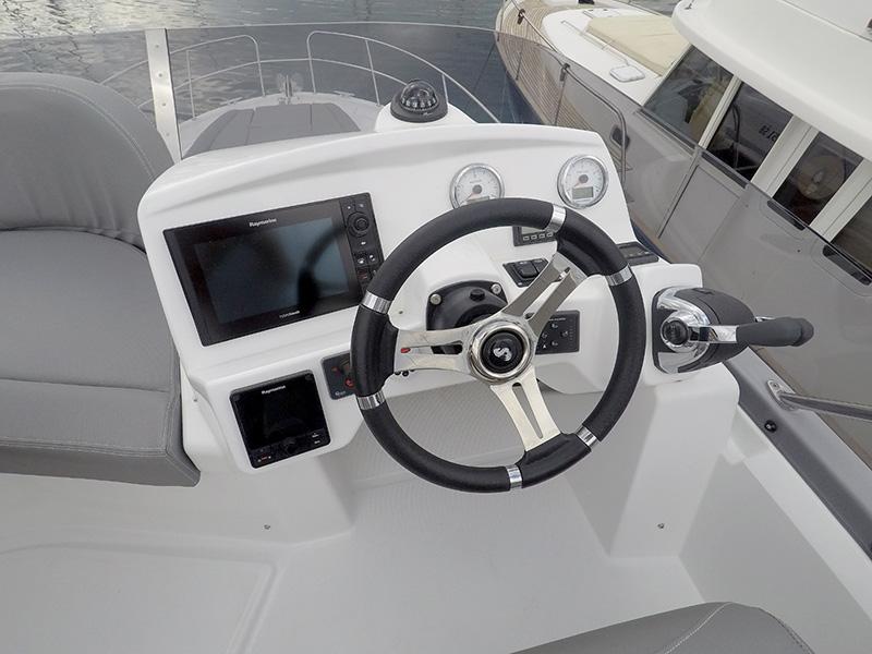 Book yachts online - motorboat - Beneteau Antares 36 - Mandalina II (AC, Generator, Bowthruster, Sterntruster) - rent